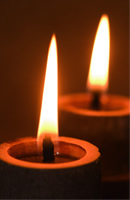 櫨蝋でつくる和ろうそくの灯りはやわらかく、黒いすすが出ないのが特徴