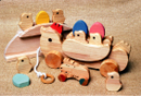 10ヶ月の小さな子どもから安心して遊べるよう考えられたシリーズ玩具